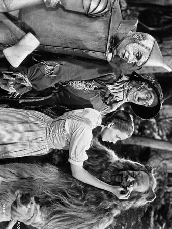 Wizard Of Oz Dorothy Wipes Coward Lion's Tears  High Quality Photo 